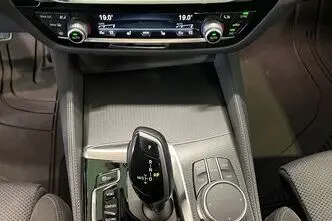 BMW 520, 2.0, 135 kW, hybrid, automatic, rear-wheel drive