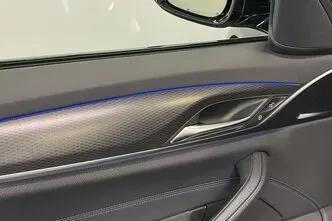 BMW 520, 2.0, 135 kW, hybrid, automatic, rear-wheel drive