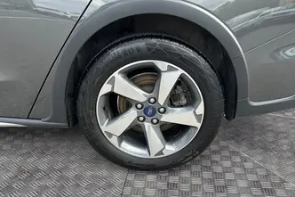 Ford Focus, 1.0, 93 kW, гибрид, механическая, передний привод