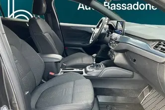 Ford Focus, 1.0, 93 kW, гибрид, механическая, передний привод