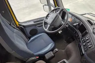 Volvo FM300 6X2*4 HMF 910, 220 kW, дизель