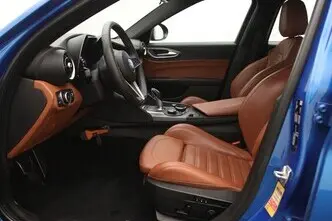 Alfa Romeo Giulia, 2.0, 148 kW, бензин, автомат, задний привод