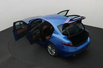 Alfa Romeo Giulia, 2.0, 148 kW, бензин, автомат, задний привод