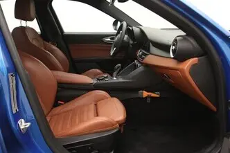 Alfa Romeo Giulia, 2.0, 148 kW, бензин, автомат, задний привод