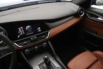 Alfa Romeo Giulia, 2.0, 148 kW, бензин, автомат, задний привод