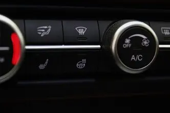 Alfa Romeo Giulia, 2.0, 148 kW, бензин, автомат, задний привод