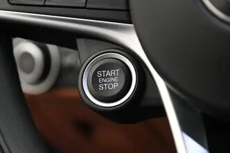 Alfa Romeo Giulia, 2.0, 148 kW, бензин, автомат, задний привод