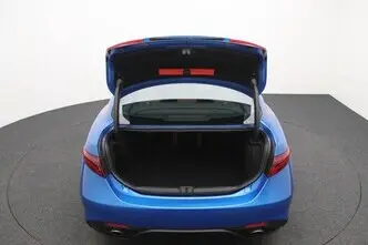 Alfa Romeo Giulia, 2.0, 148 kW, бензин, автомат, задний привод