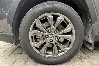 Toyota RAV4, 2.5, 131 kW, hybrid, automatic, front-wheel drive