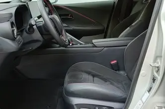 Toyota C-HR, 2.0, 112 kW, hybrid, automatic, four-wheel drive