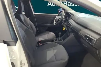 Dacia Sandero, 1.0, 67 kW, бензин, механическая, передний привод
