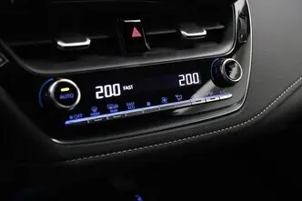Toyota Corolla, 2.0, 112 kW, гибрид, автомат, передний привод