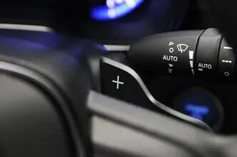 Toyota Corolla, 2.0, 112 kW, гибрид, автомат, передний привод