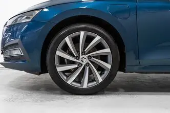 Škoda Octavia, 1.4, 150 kW, подключаемый гибрид, автомат, передний привод