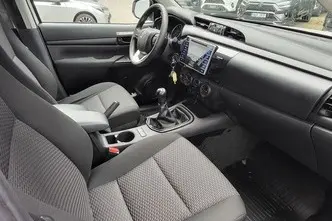 Toyota Hilux, 2.4, 110 kW, дизель, механическая, полный привод