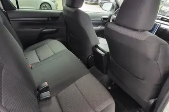 Toyota Hilux, 2.4, 110 kW, дизель, механическая, полный привод