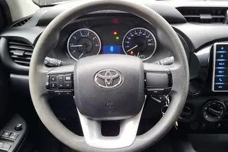 Toyota Hilux, 2.4, 110 kW, дизель, механическая, полный привод