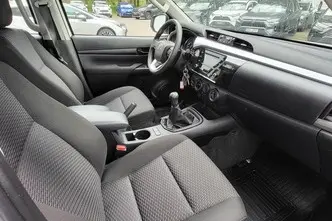 Toyota Hilux, 2.4, 110 kW, diesel, manual, four-wheel drive