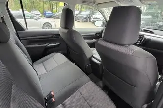 Toyota Hilux, 2.4, 110 kW, diesel, manual, four-wheel drive