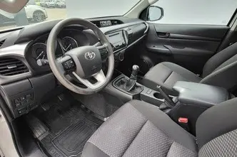 Toyota Hilux, 2.4, 110 kW, diesel, manual, four-wheel drive