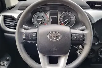 Toyota Hilux, 2.4, 110 kW, diesel, manual, four-wheel drive