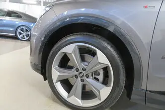 Audi Q4, 77 kW, electric, automatic, four-wheel drive