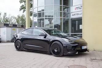 Tesla Model 3, 153 kW, electric, automatic, four-wheel drive
