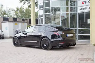 Tesla Model 3, 153 kW, electric, automatic, four-wheel drive