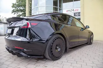 Tesla Model 3, 153 kW, electric, automatic, four-wheel drive