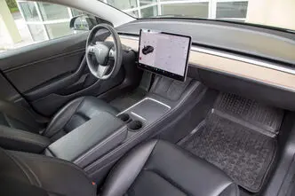 Tesla Model 3, 153 kW, electric, automatic, four-wheel drive