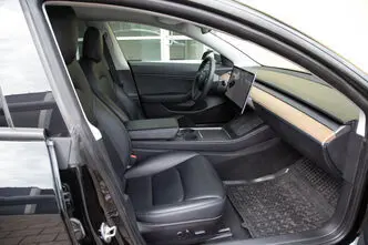 Tesla Model 3, 153 kW, electric, automatic, four-wheel drive