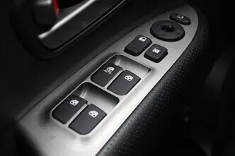 Kia Carens, 2.0, 106 kW, bensiin, manuaal, esivedu