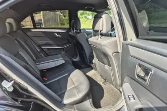 Mercedes-Benz E 200, 2.0, 135 kW, бензин, автомат, задний привод