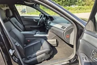 Mercedes-Benz E 200, 2.0, 135 kW, бензин, автомат, задний привод
