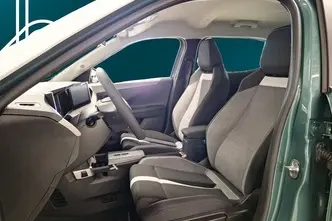 Opel Frontera, 1.2, 107 kW, гибрид, автомат, передний привод