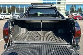 Toyota Hilux, 2.4, 110 kW, дизель, автомат, полный привод