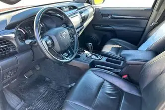 Toyota Hilux, 2.4, 110 kW, дизель, автомат, полный привод