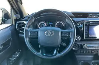Toyota Hilux, 2.4, 110 kW, дизель, автомат, полный привод
