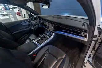 Audi Q7, 3.0, 210 kW, гибрид, автомат, полный привод