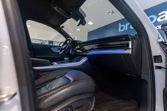 Audi Q7, 3.0, 210 kW, гибрид, автомат, полный привод