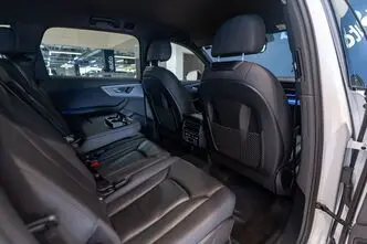 Audi Q7, 3.0, 210 kW, гибрид, автомат, полный привод