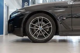 BMW 520, 2.0, 140 kW, hybrid, automatic, four-wheel drive