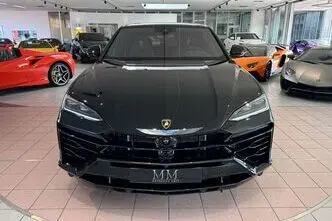 Lamborghini Urus, 4.0, 588 kW, гибрид, автомат, полный привод