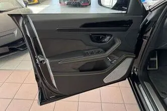 Lamborghini Urus, 4.0, 588 kW, гибрид, автомат, полный привод