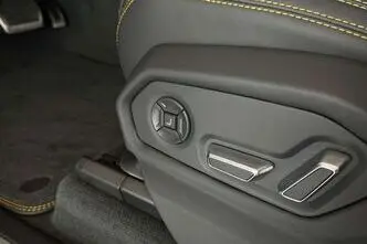 Lamborghini Urus, 4.0, 588 kW, гибрид, автомат, полный привод