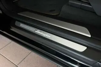 Lamborghini Urus, 4.0, 588 kW, гибрид, автомат, полный привод