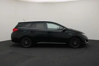 Toyota Auris, 1.8, 73 kW, hybrid, automatic, front-wheel drive