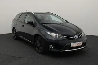 Toyota Auris, 1.8, 73 kW, hybrid, automatic, front-wheel drive