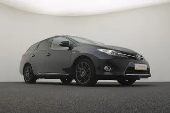 Toyota Auris, 1.8, 73 kW, hybrid, automatic, front-wheel drive
