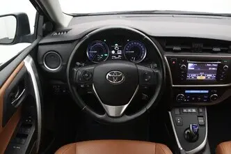 Toyota Auris, 1.8, 73 kW, hybrid, automatic, front-wheel drive